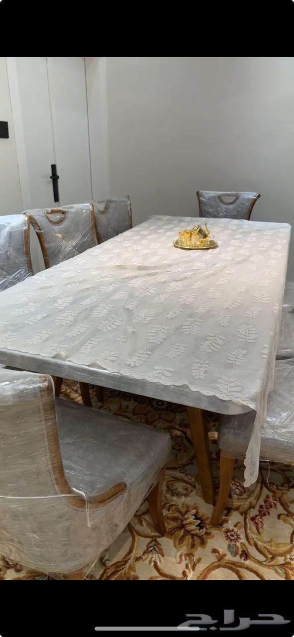Dining table64471788001538110