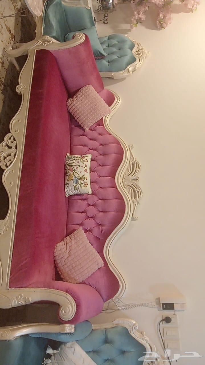 كنب ملكي مكون من لونين ب110064475681138178111