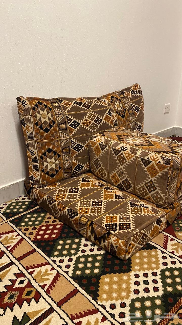 اثاث مستعمل مساند ظهر وارضيه ومراكي شبه جديده64476824634883114