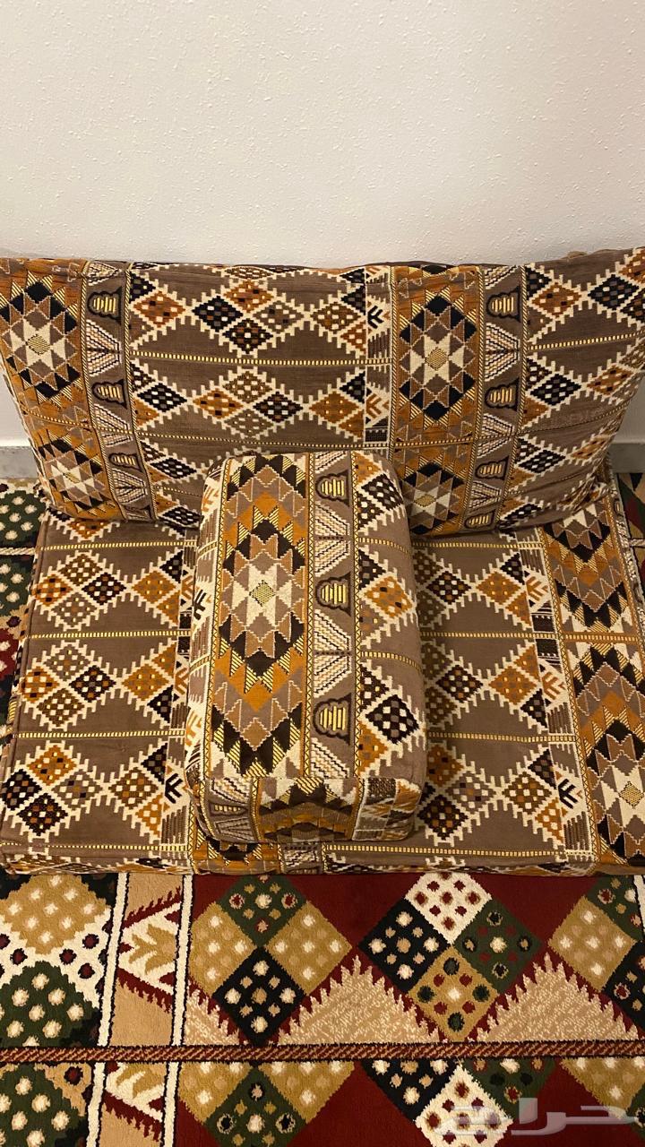 اثاث مستعمل مساند ظهر وارضيه ومراكي شبه جديده64476824634883113