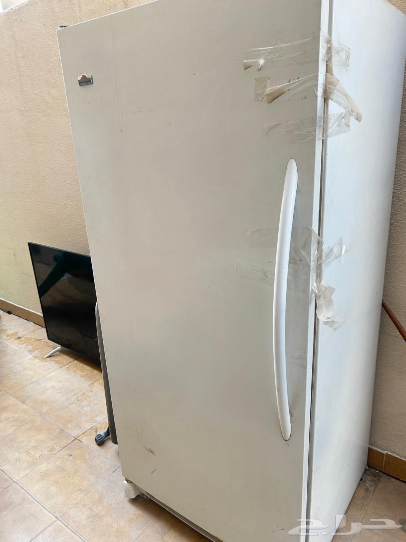 Freezer fridge with screen64476043747714113
