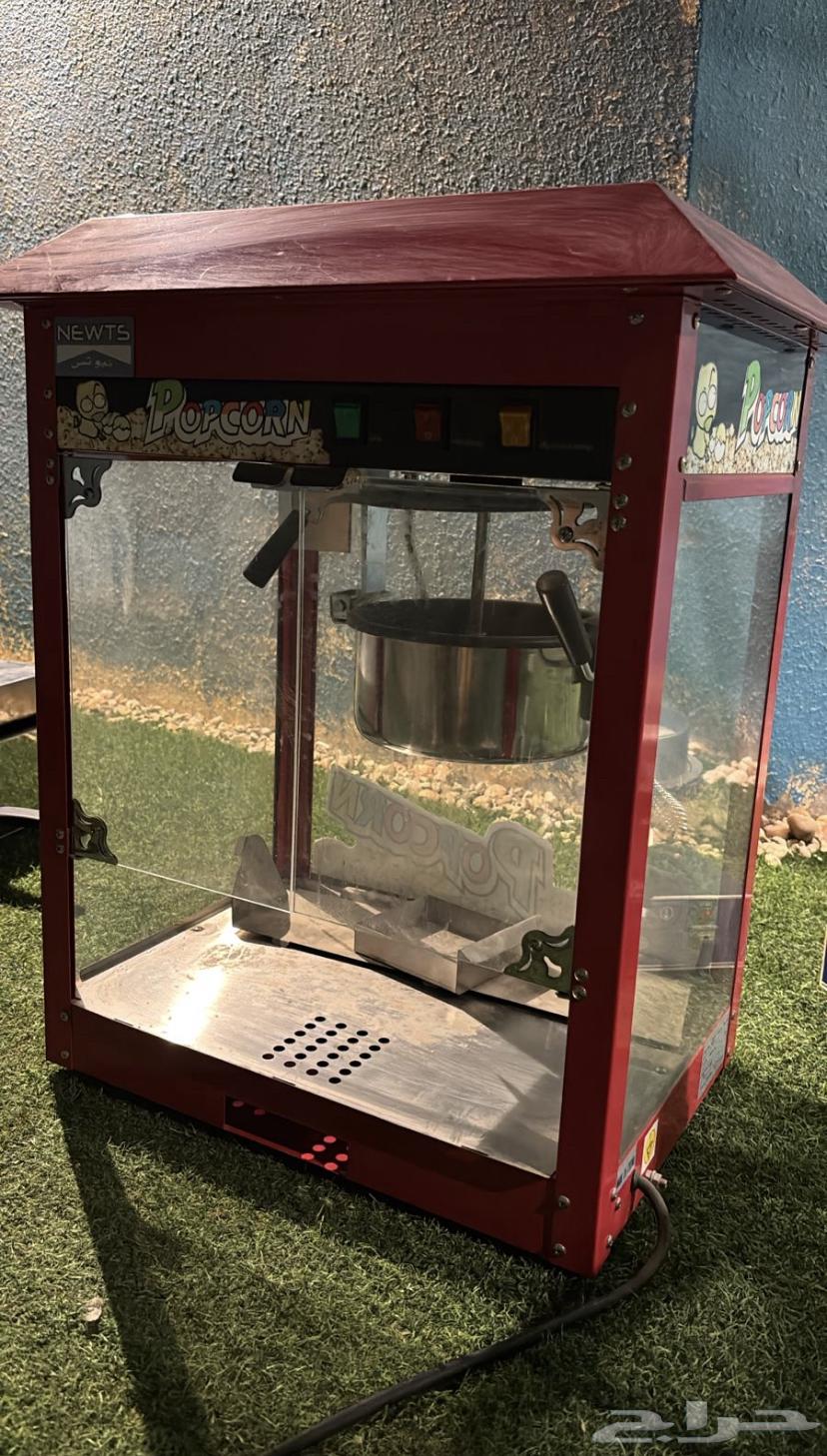 New popcorn machine, very simple to use64478663194883111