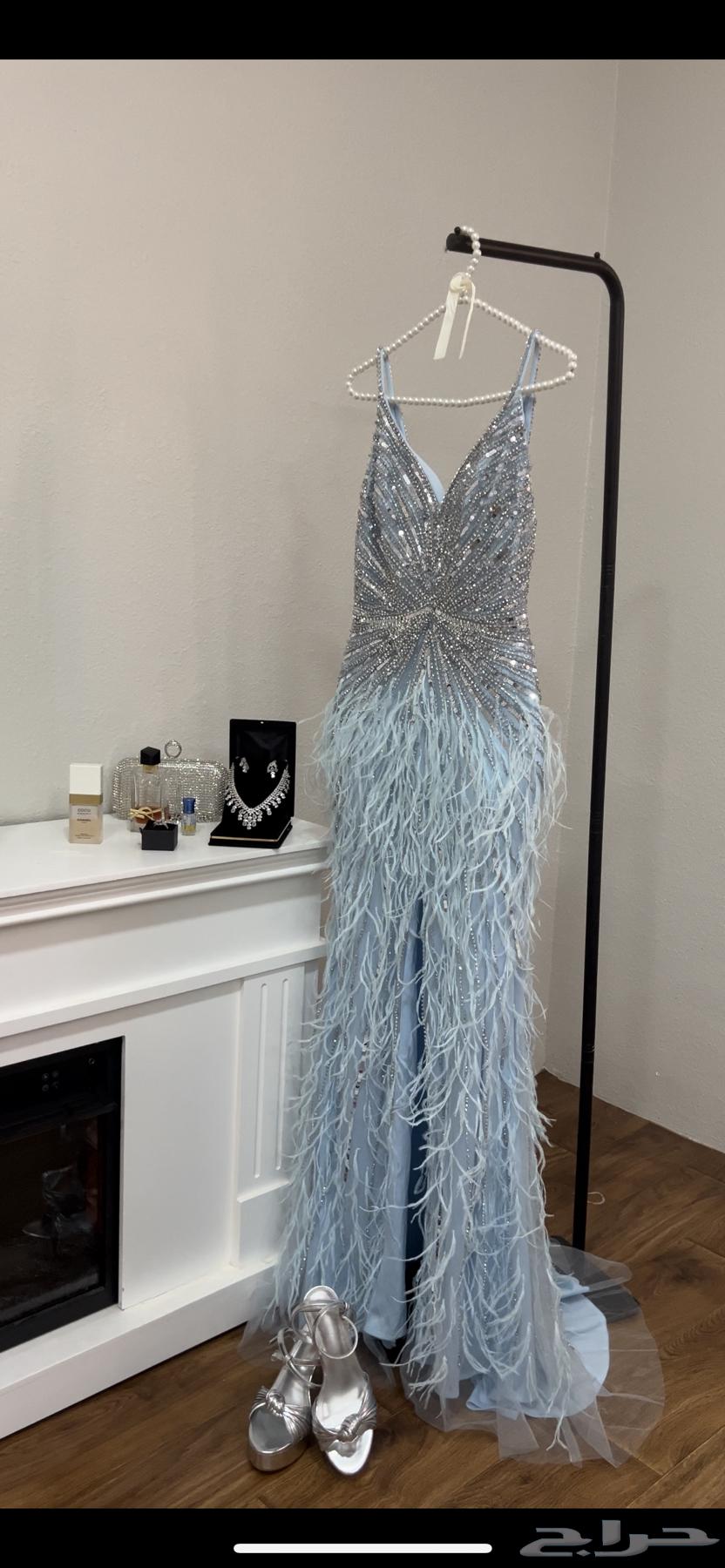 عندي فساتين زواج للبيع واللجار لتواصل للجاده64471897501442112