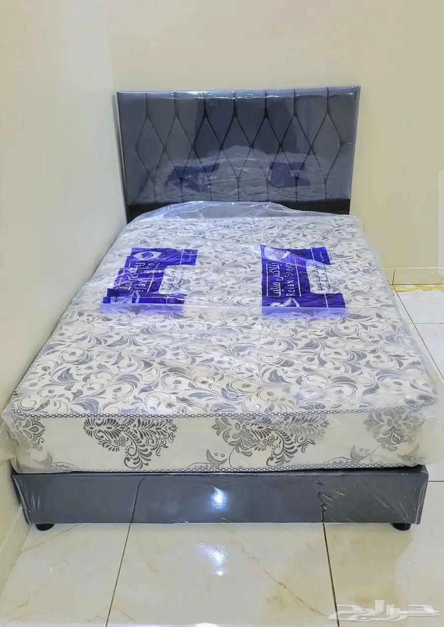 سرير بوكس جديد مع المرتبه ودولاب مع التوصيل64475695031427111