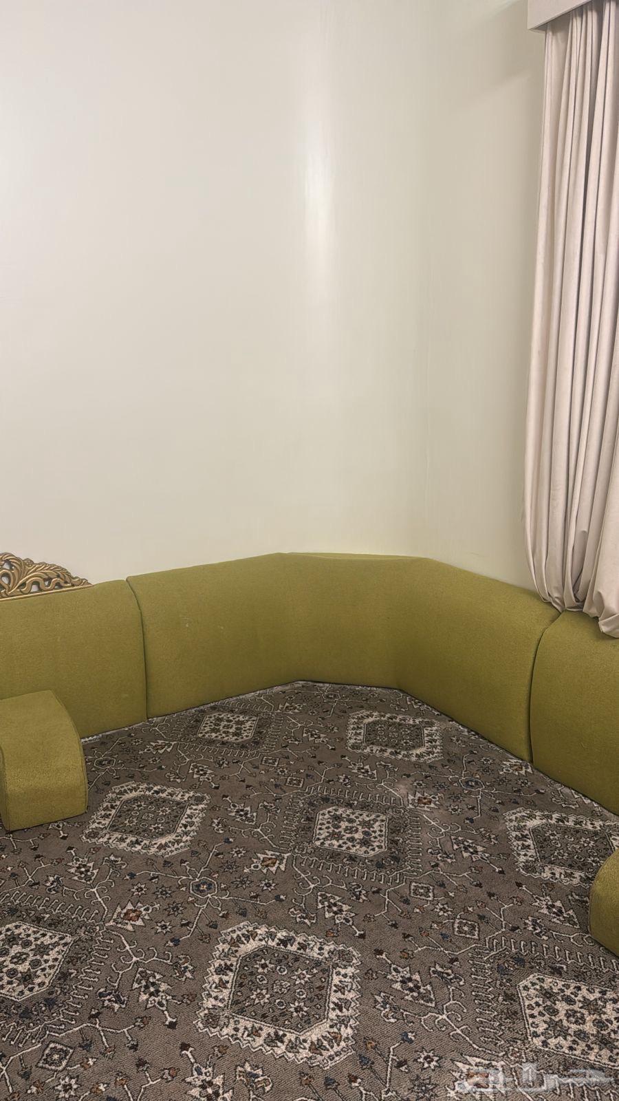 Council and table supports64475960152067111