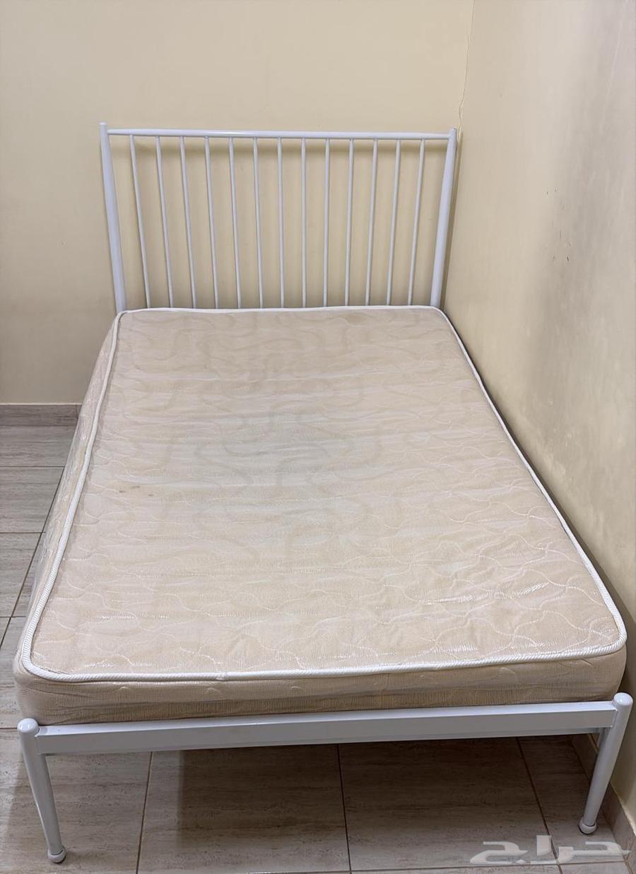 سرير ايكيا حديد (تم البيع)64471829363843110