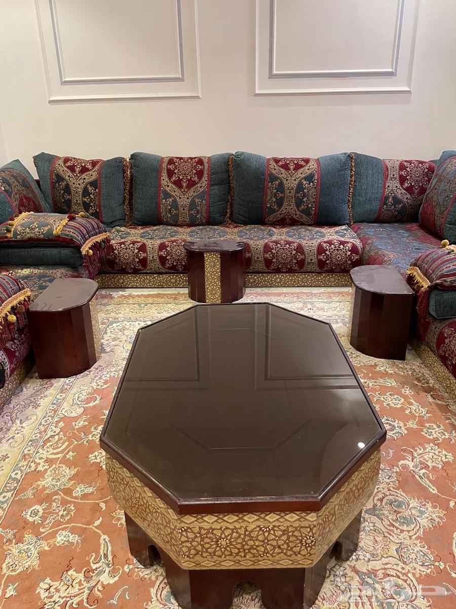جلسه مغربي اصلي خالي من العيوب شبه جديد زاويتين طاوله دولاب64479037164034112