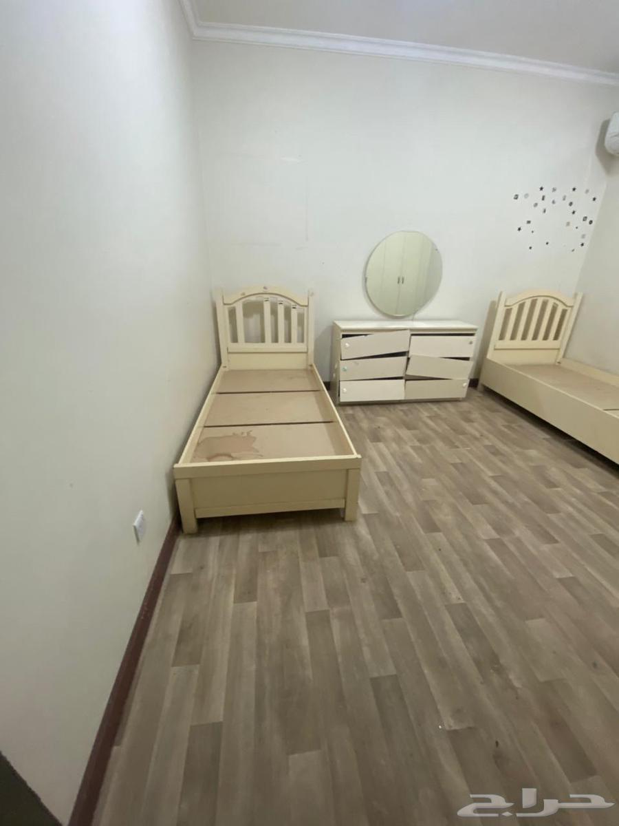 كنب وسرائر مستعمله للبيع بالمدينه المنوره العزيزيه64476378815489114