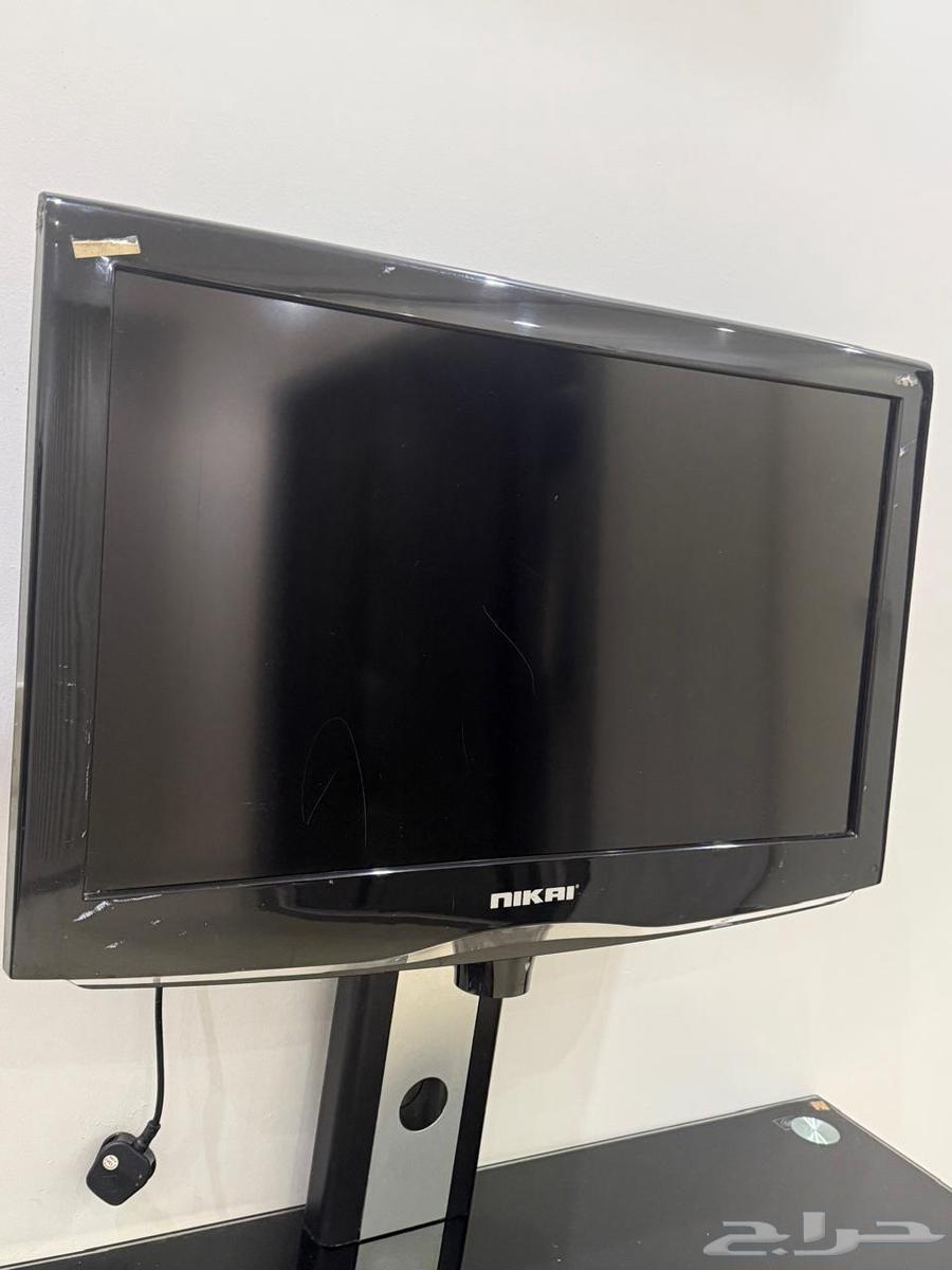 Table and screen for sale64475834051202111