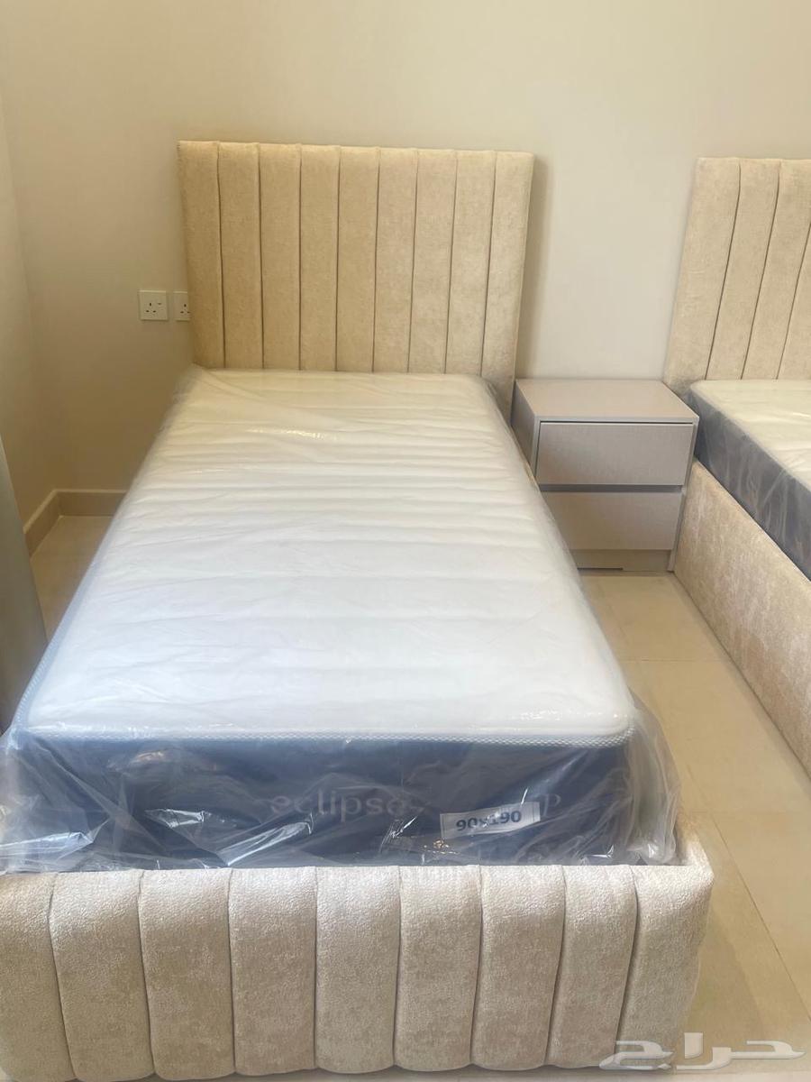 سرير ذهبي فاااخر ( شبه جديد )64471993335682110