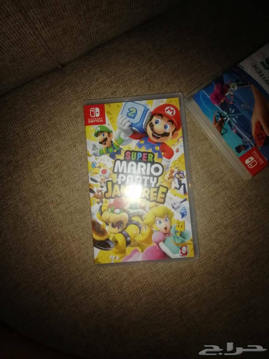 The Nintendo tape cover without the tape but covered and has a paper inside, I don't know what it is64475280642945110