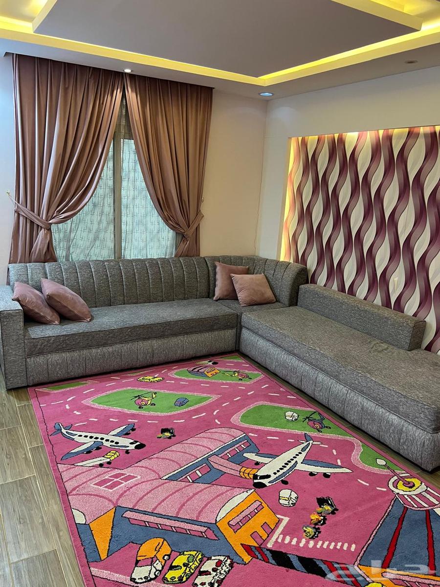 Sofa, buffet cabinet, and carpet64474500209026110