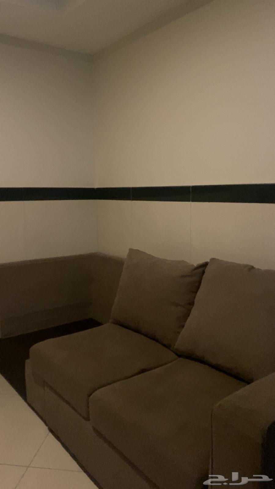 كنب بحاله جيده مطلوب 100 ريال صدقه لي وعن المشتري64485311567745110