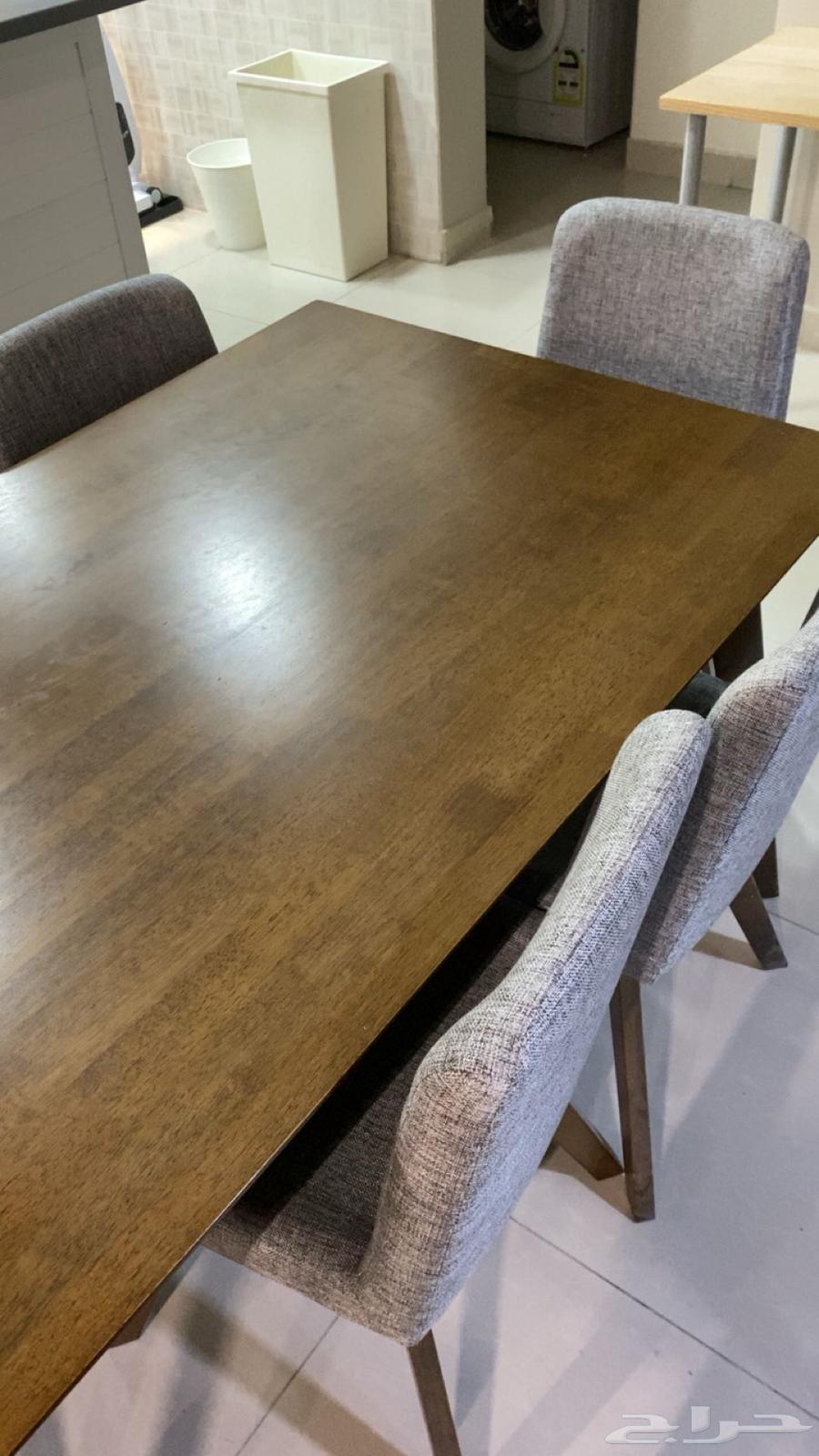 Dining table with 6 chairs64485875297153111