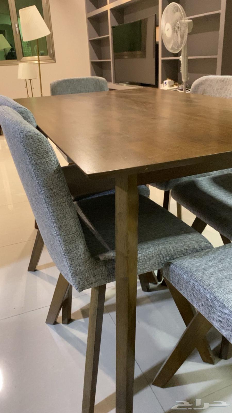 Dining table with 6 chairs64485875297153110