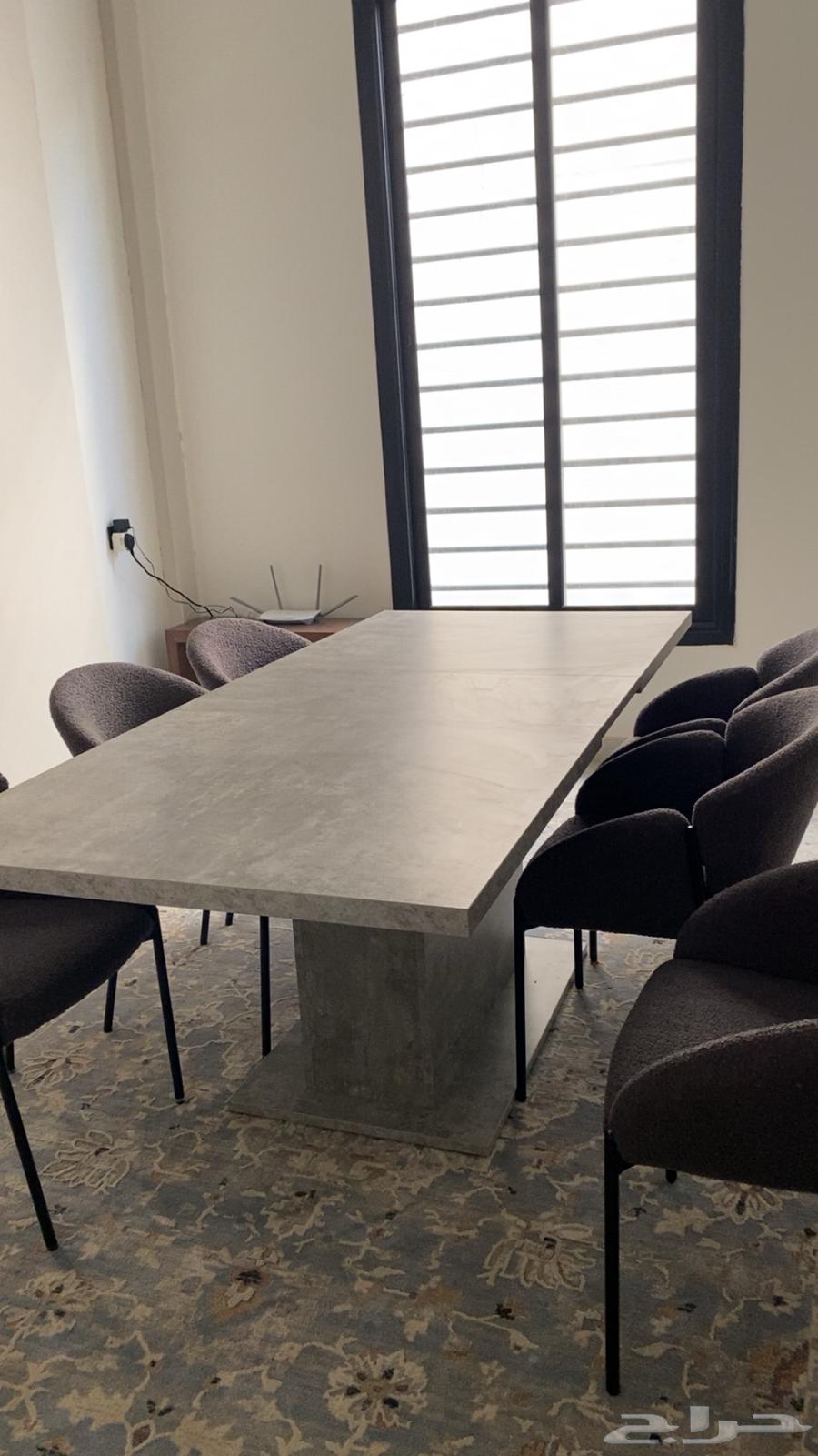 طاولة طعام و6 كراسي من آشلي جديده64482390363395111