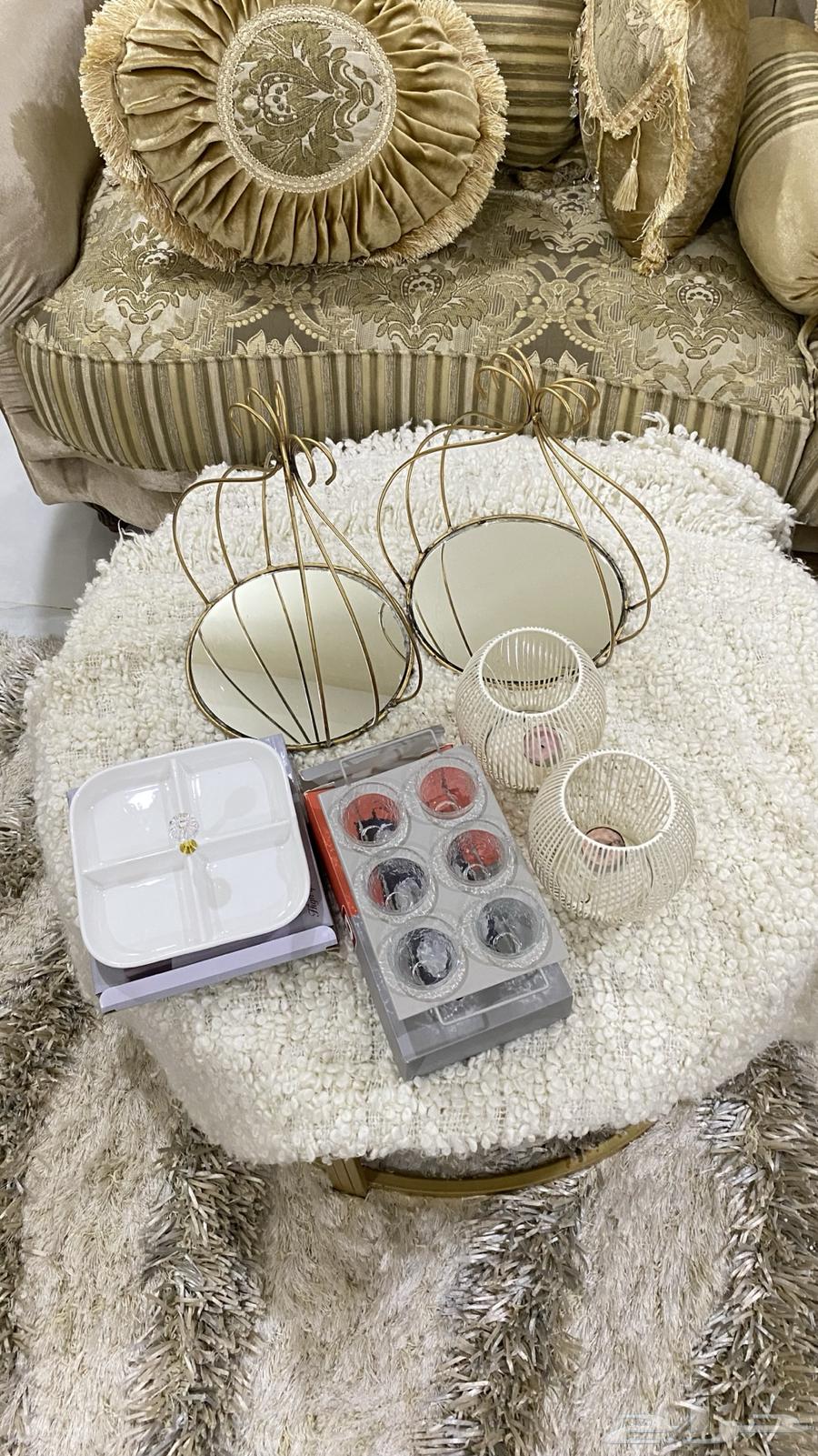 Collection of items64482172777219113