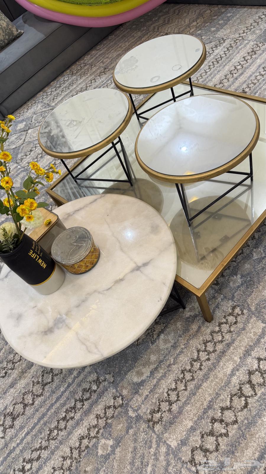 Mirror floor table and round marble table with four side tables64479009089409110