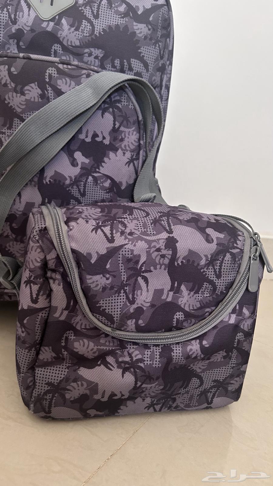 شنطة مدرسيه ب 40 ريال64481723068291112