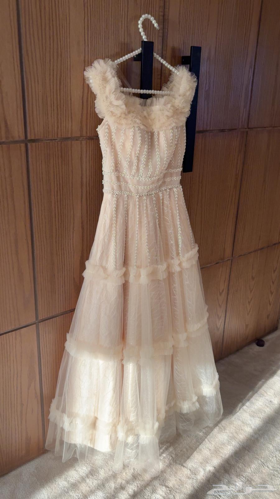 فستان بيج مرصع بالؤلؤ والمعه64482837014017112