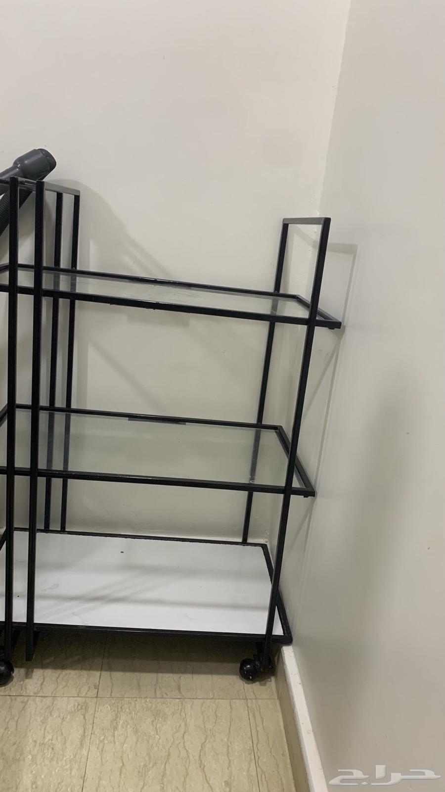 Three-section table, price 80, negotiable64480592835971111