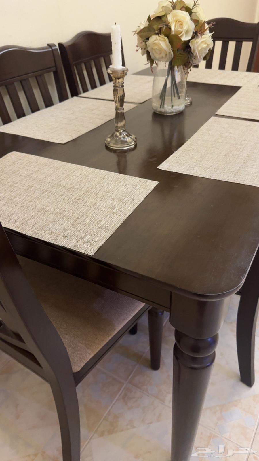 Dining table64484102808321110