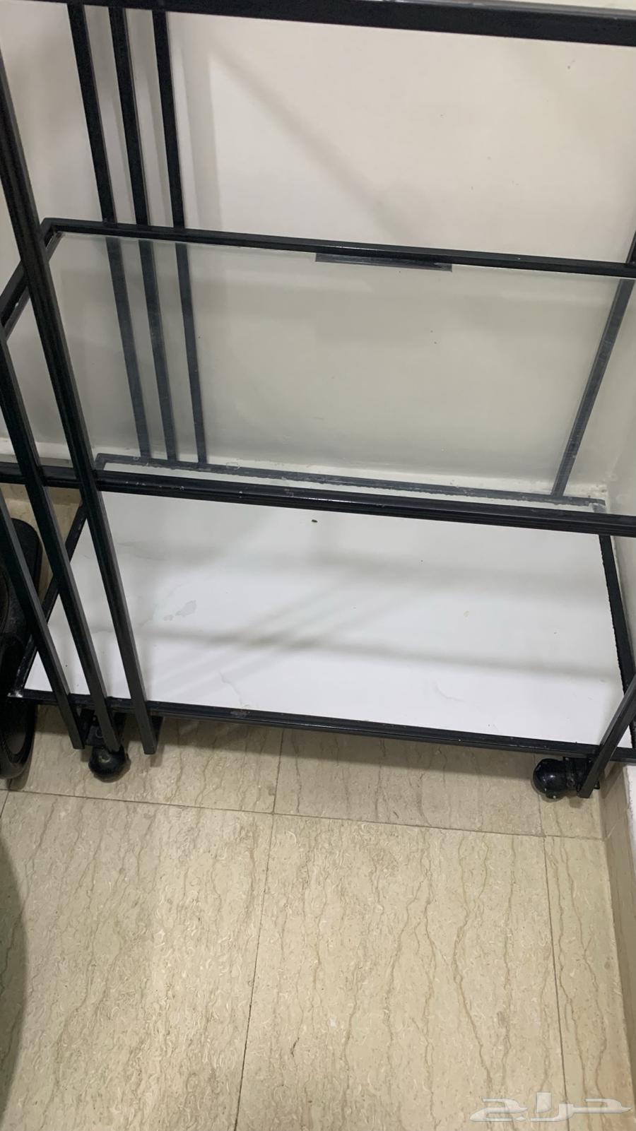 Three-section table, price 80, negotiable64480592835971112