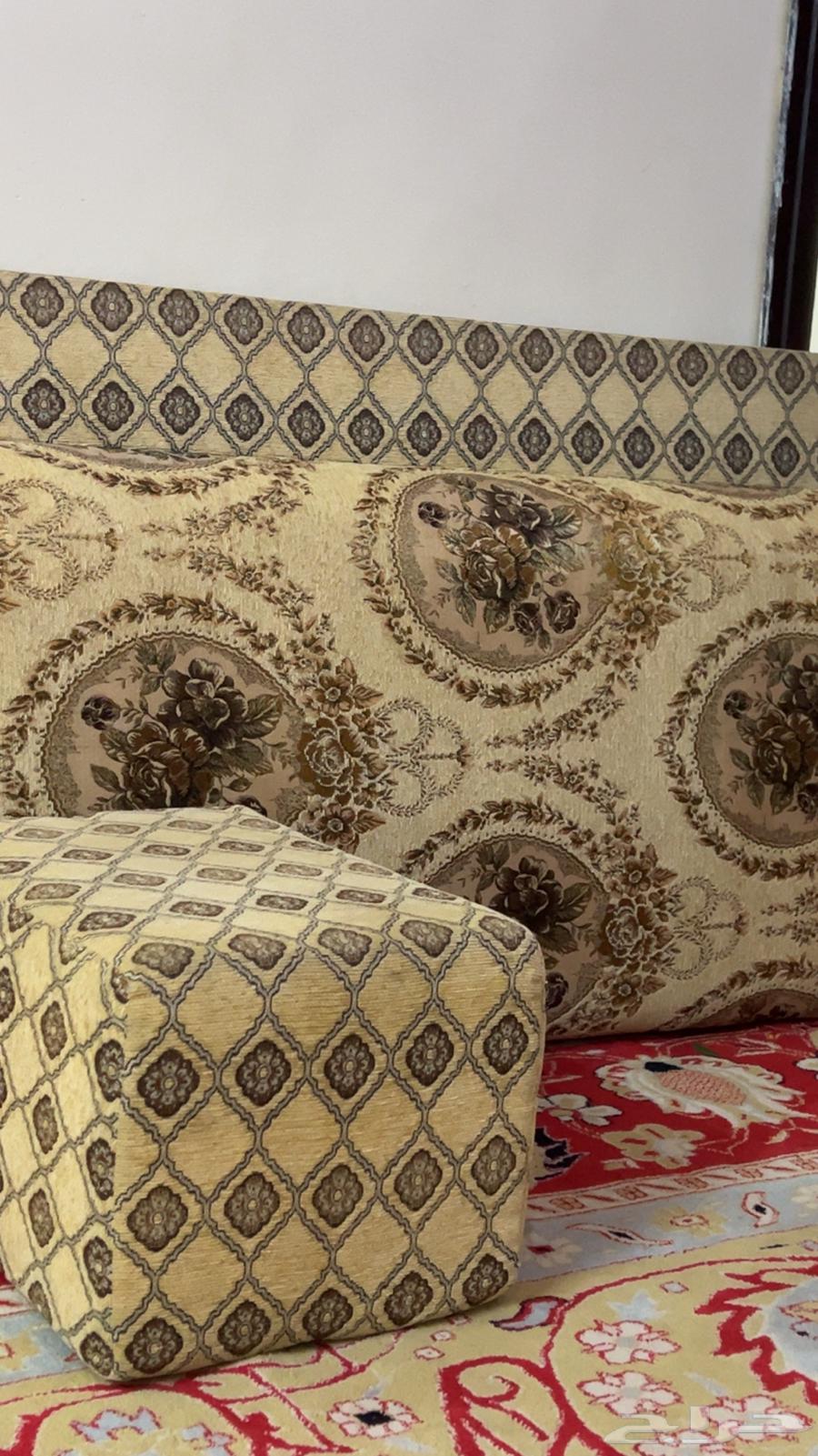 المساند للبيع بدون فرش مع أربعه تكايات ع السوم64479479858946112