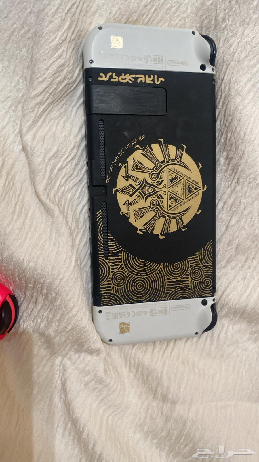 Nintendo switch v2 Zelda with Zelda and pink controller64481613067521110