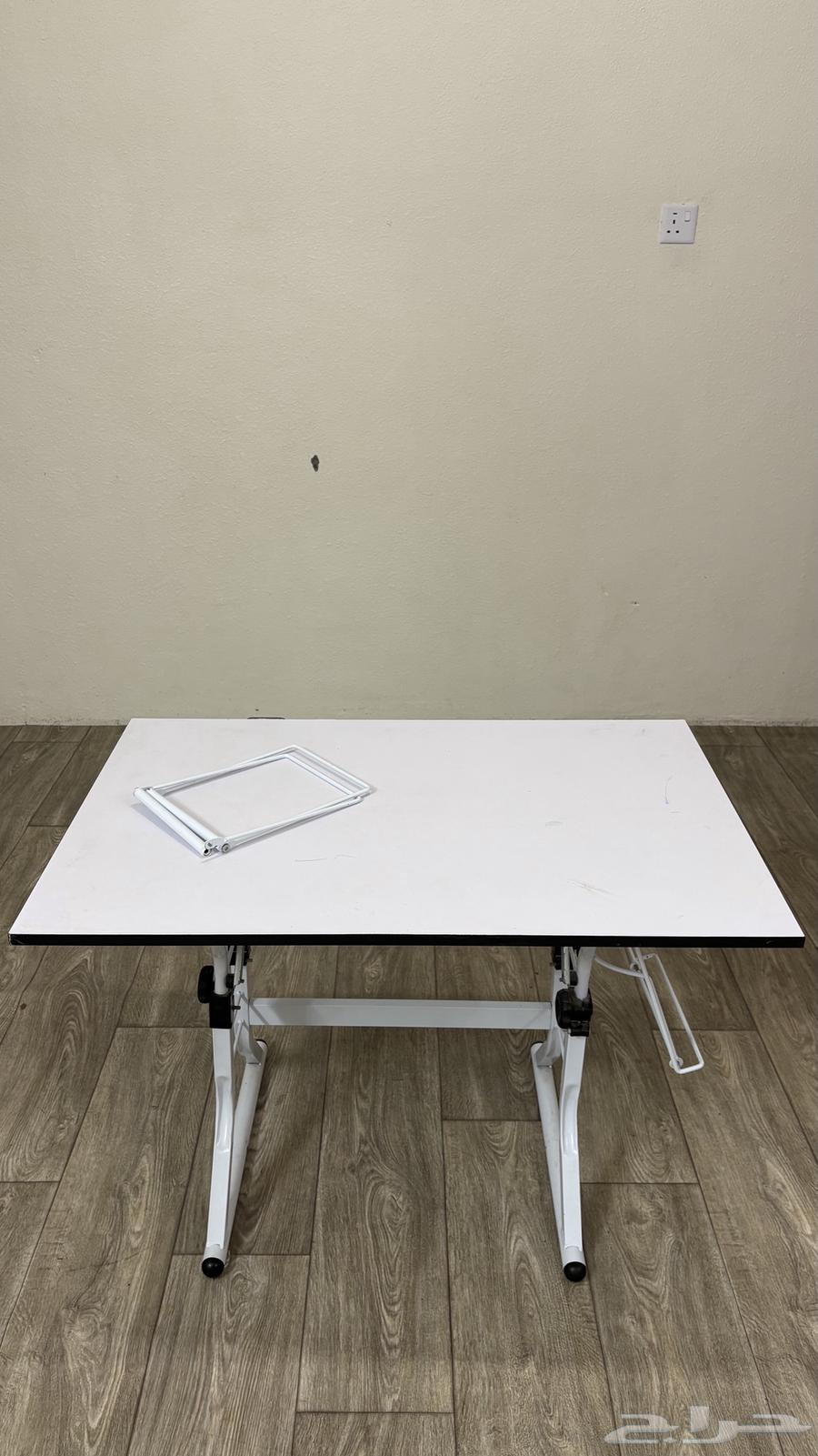 طاولة رسم لطلاب الرسم او التصميم الداخلي بدون كرسي من جرير64484498214786110