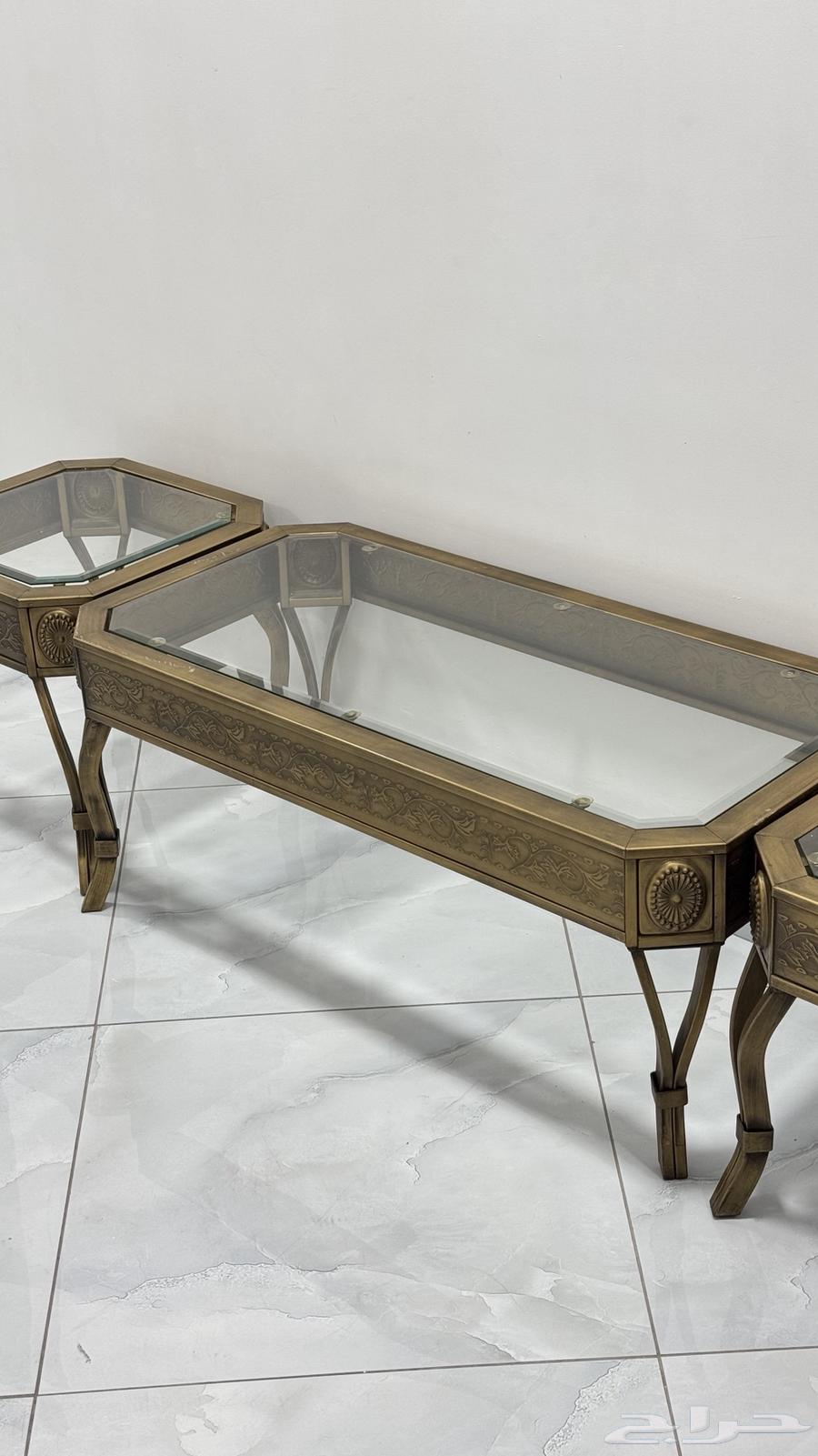 طقم طاولات بحالة جيدة للبيع ب14064508257139971110