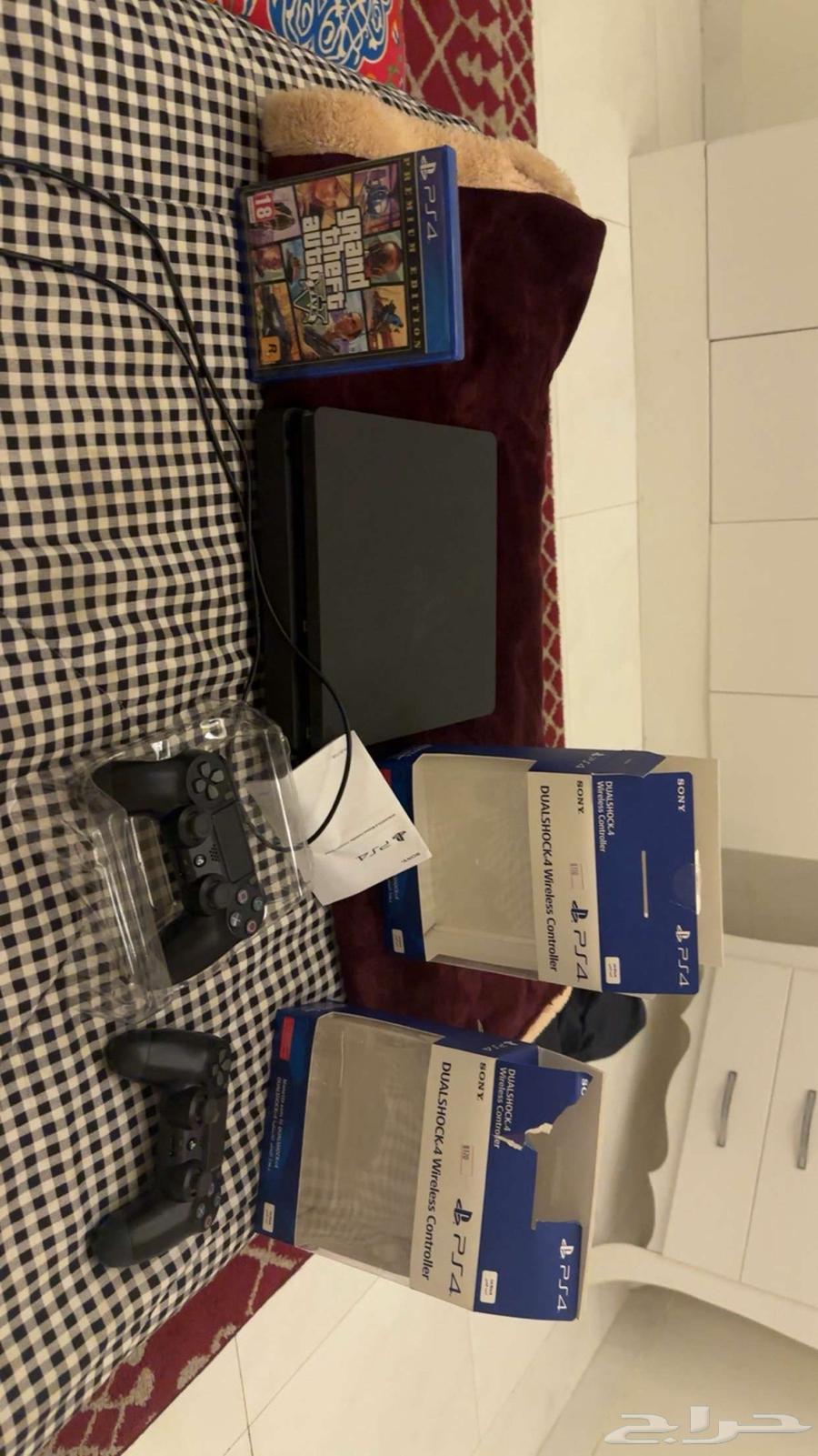 Sony PS5 with two hands, accepting Xbox Series S as trade only64485667960067110