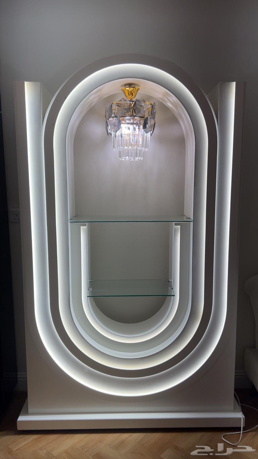 عربية ملكة مضيئة ونجفة64483535978753111