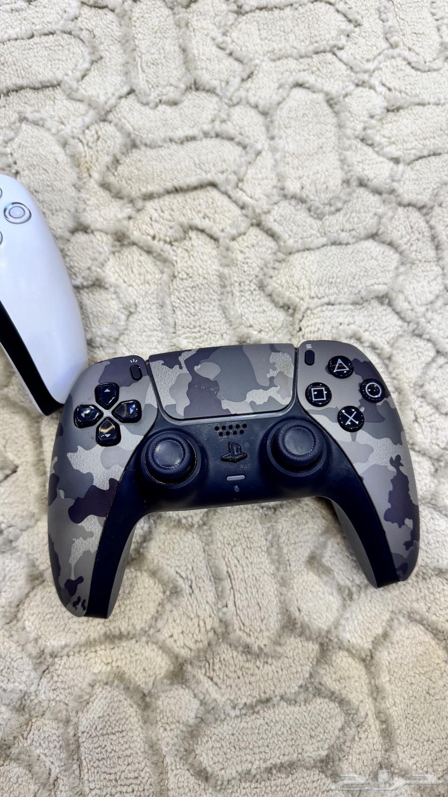 Sony Five controllers for sale, clean64483660301185111