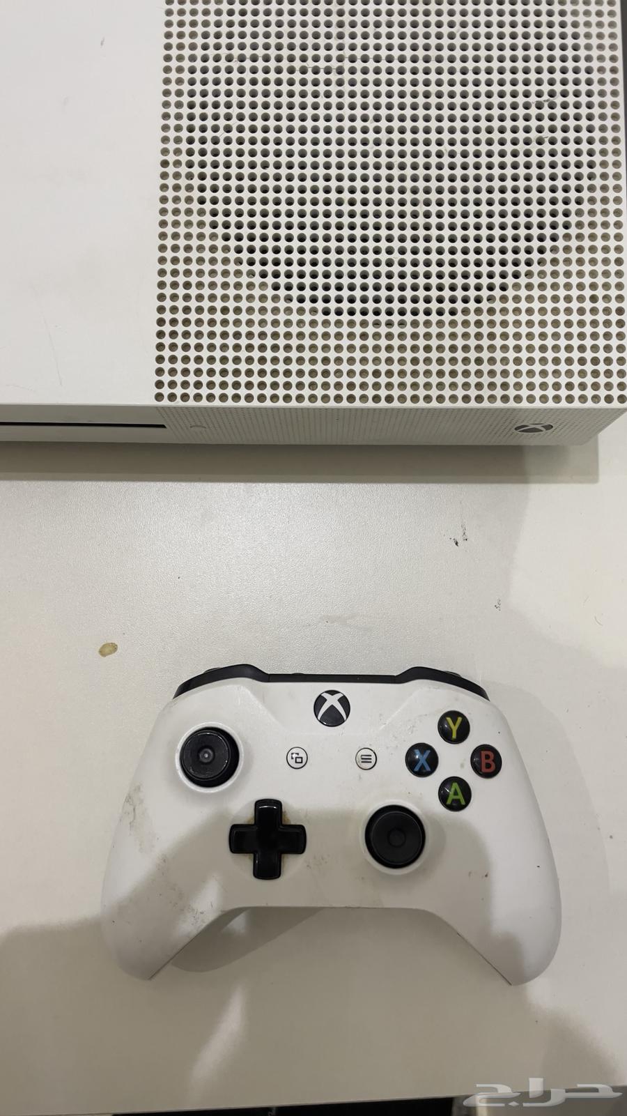اكس بوكس ون اي شغال ممتاز ما في أي مشكلة يحتاج تحديث فقط وم64483014028034114