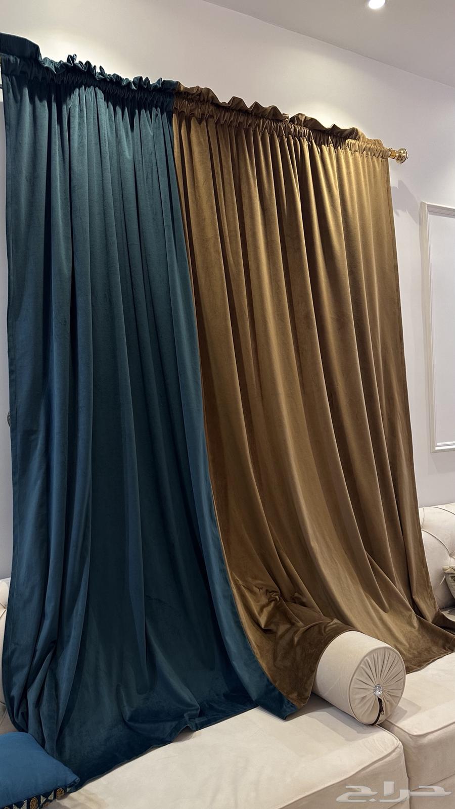 Coffee table with 4 stools, two corner tables, and two tires64482566233475112