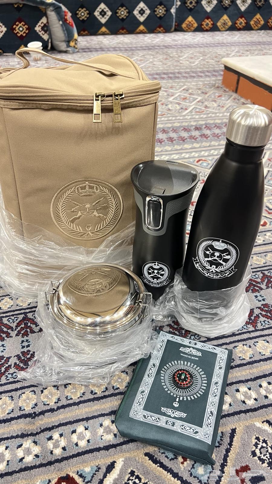 A distinctive set64481005127043110