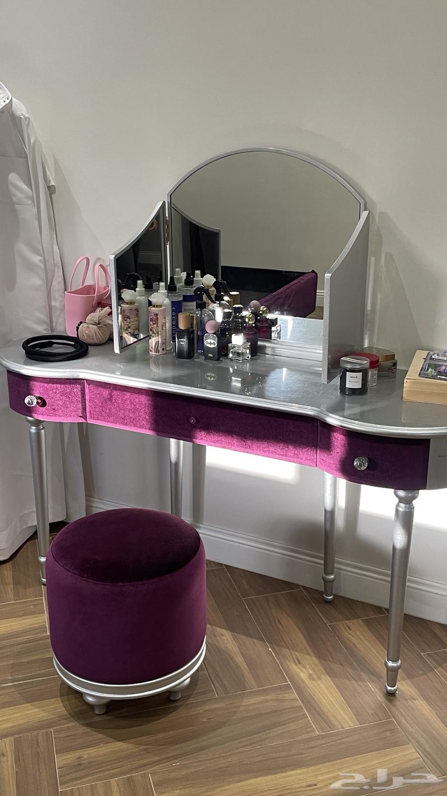 Clean used bedroom set64483096281602112