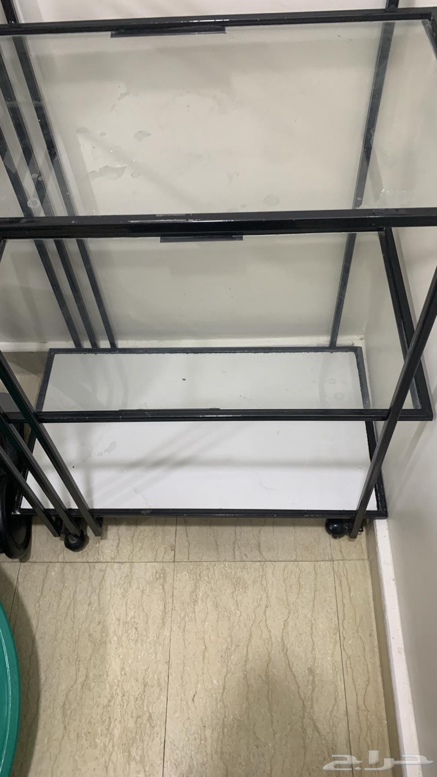 Three-section table, price 80, negotiable64480592835971113