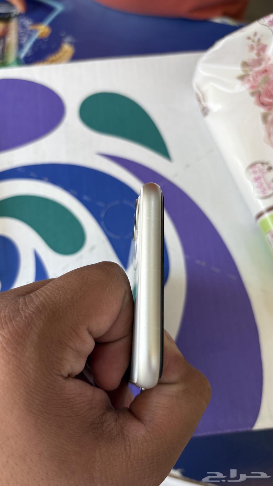 Clean iPhone 11, battery is not good at all, price 50064479203482371113