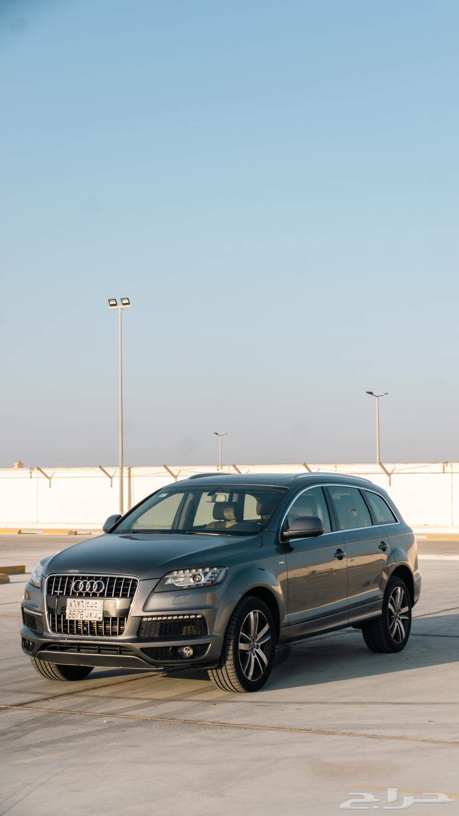 2016 Audi Q764656892206978110