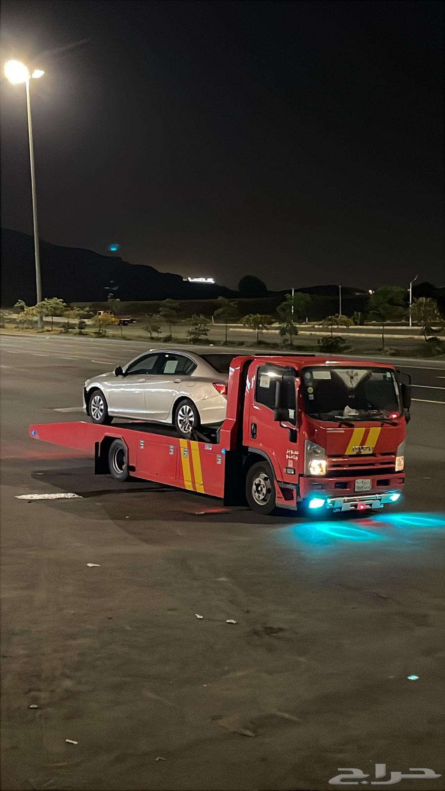 سطحه محرك من الرياض الى الجنوب لنقل اي سياره او دباب64147073635329113