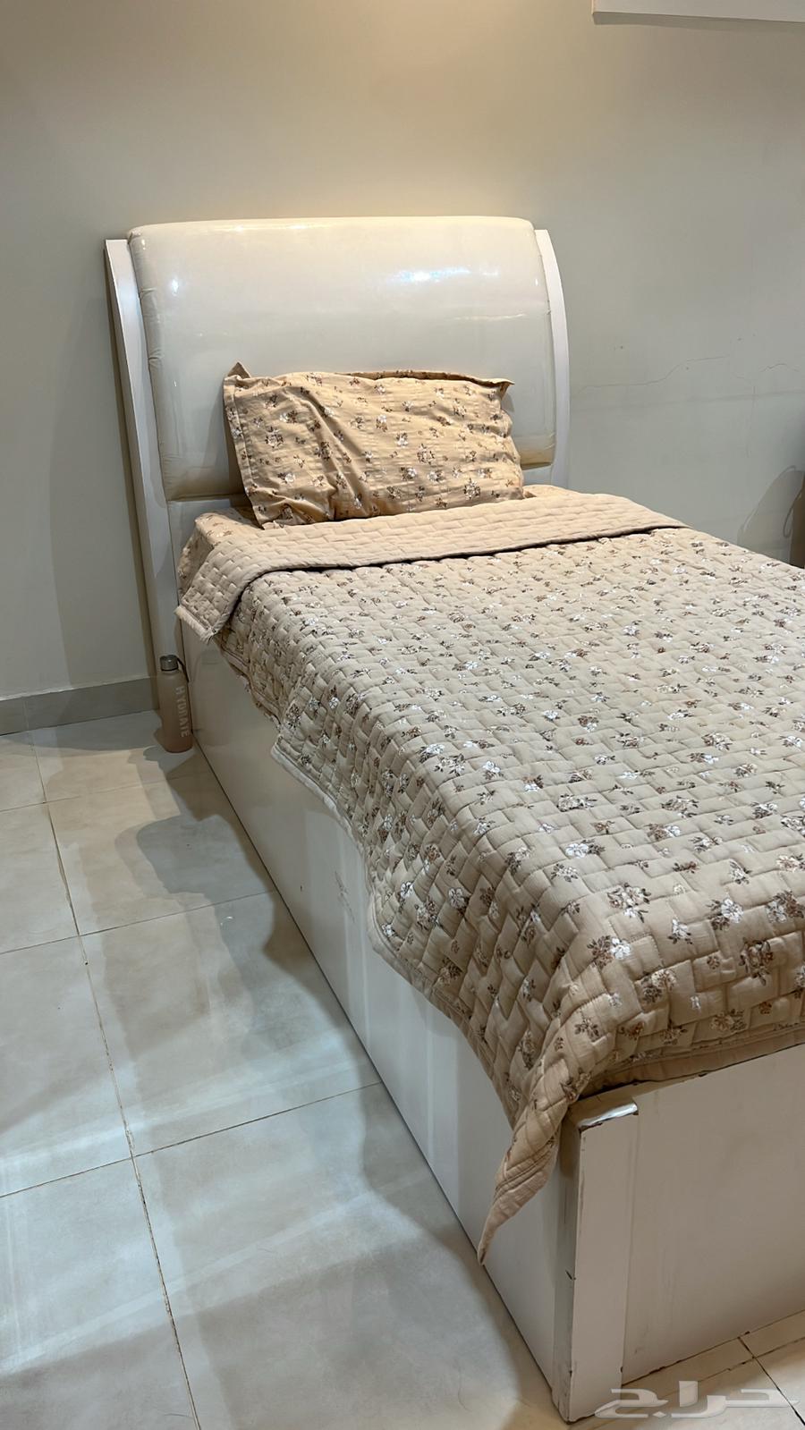 ثلاث اسره نص عمر ثنين نفر ونص واحد نفر64482864583553110