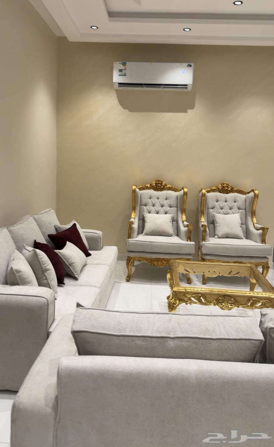صالون معيشة فاخر للبيع64479945837314113