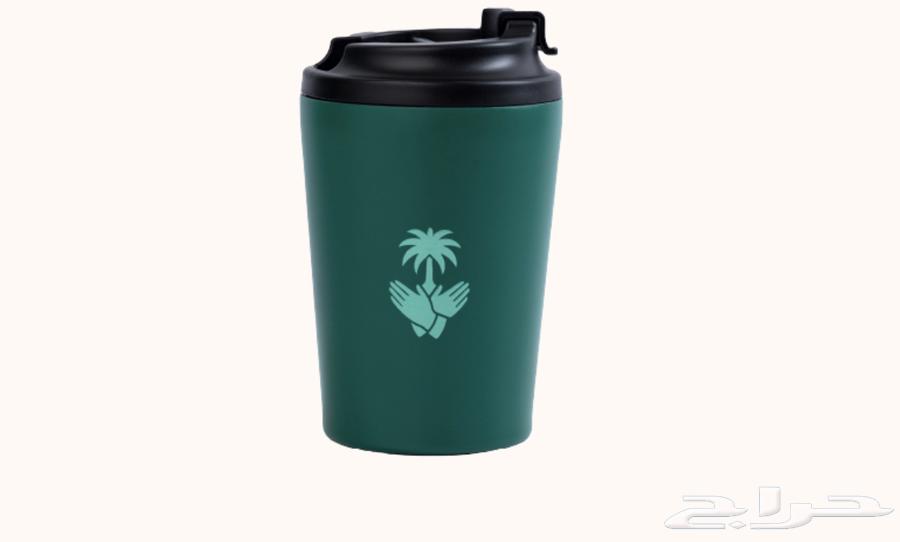 Half a million flags for National Day, 50 per box64483487161986110