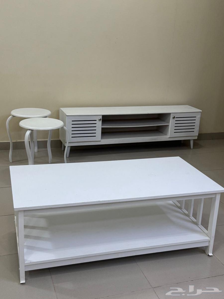 للبيع طواله و طواله تلفاز ومعه طواله تقديم 364481804592258110