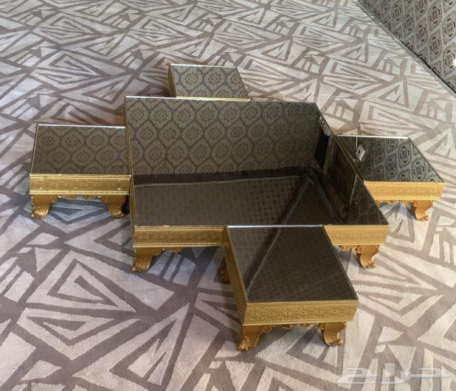 طاوله ارضيه مع اربعه خدمه جديده ب 25064484239804803110
