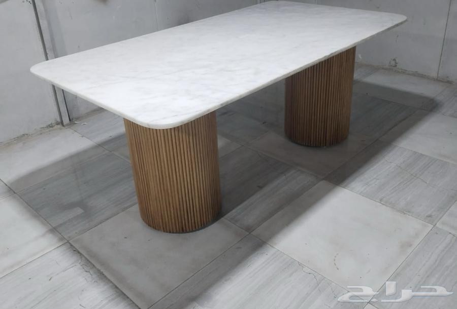 طاوله للبيع شبه جديده موديل حديث64478995131010113