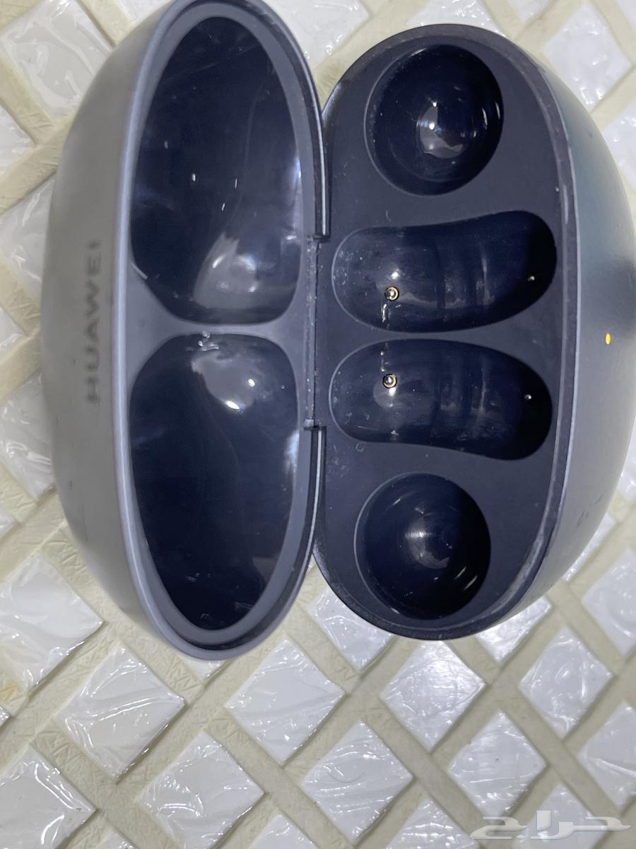 سماعه لقيتها ضايعه64483563477378111