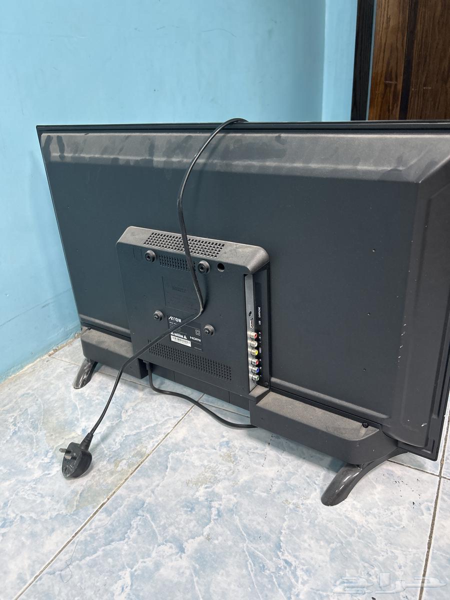 32-inch broken screen not working64483812635138111